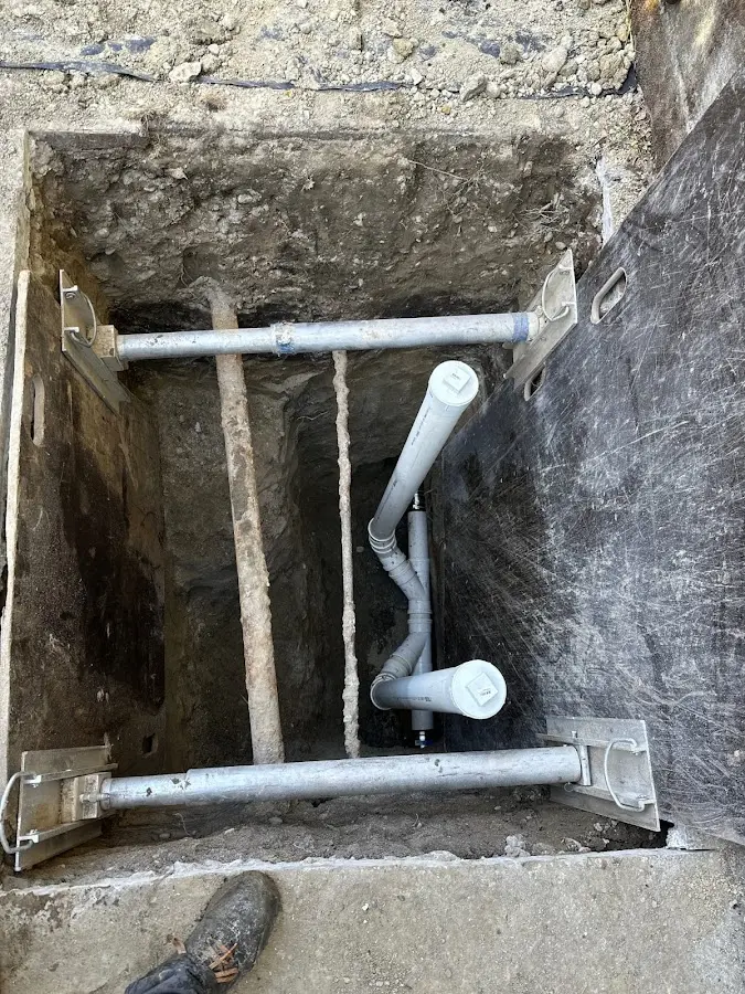 Experienced plumber completing Drain Cleaning work in West Salem